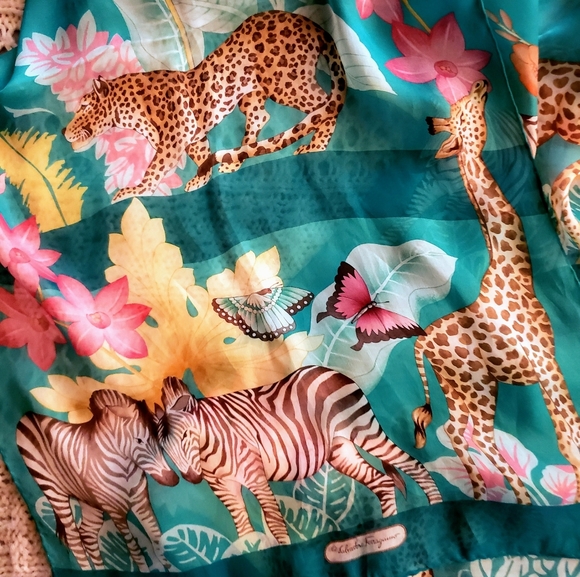 Salvatore Ferragamo Accessories - 💞VNTG SALVATORE FERRAGAMO JUNGLE PRINT SILK SCARF